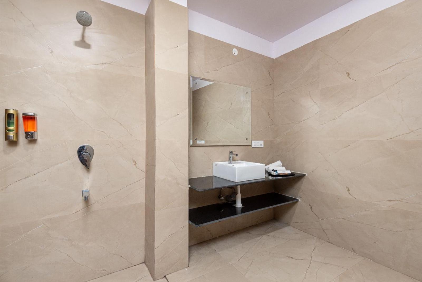 Hotel The Sandalwood By Mavenco Hospitality I Near Delhi Airport New Delhi
