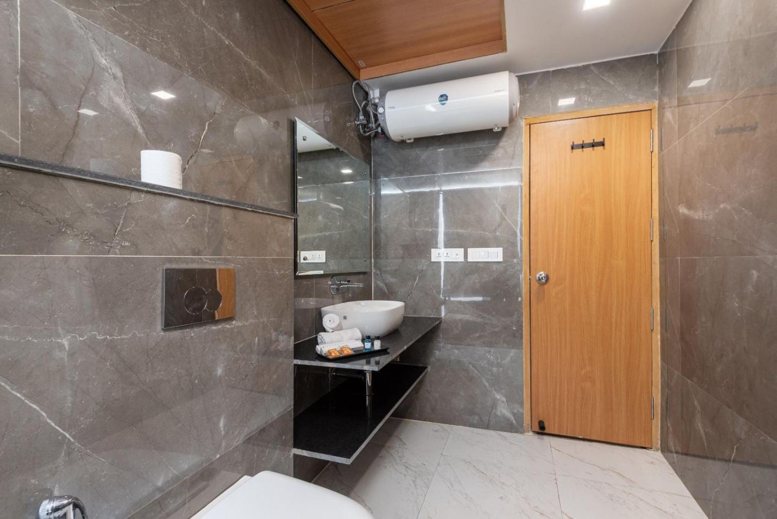 The Sandalwood By Mavenco Hospitality I Near Delhi Airport New Delhi
