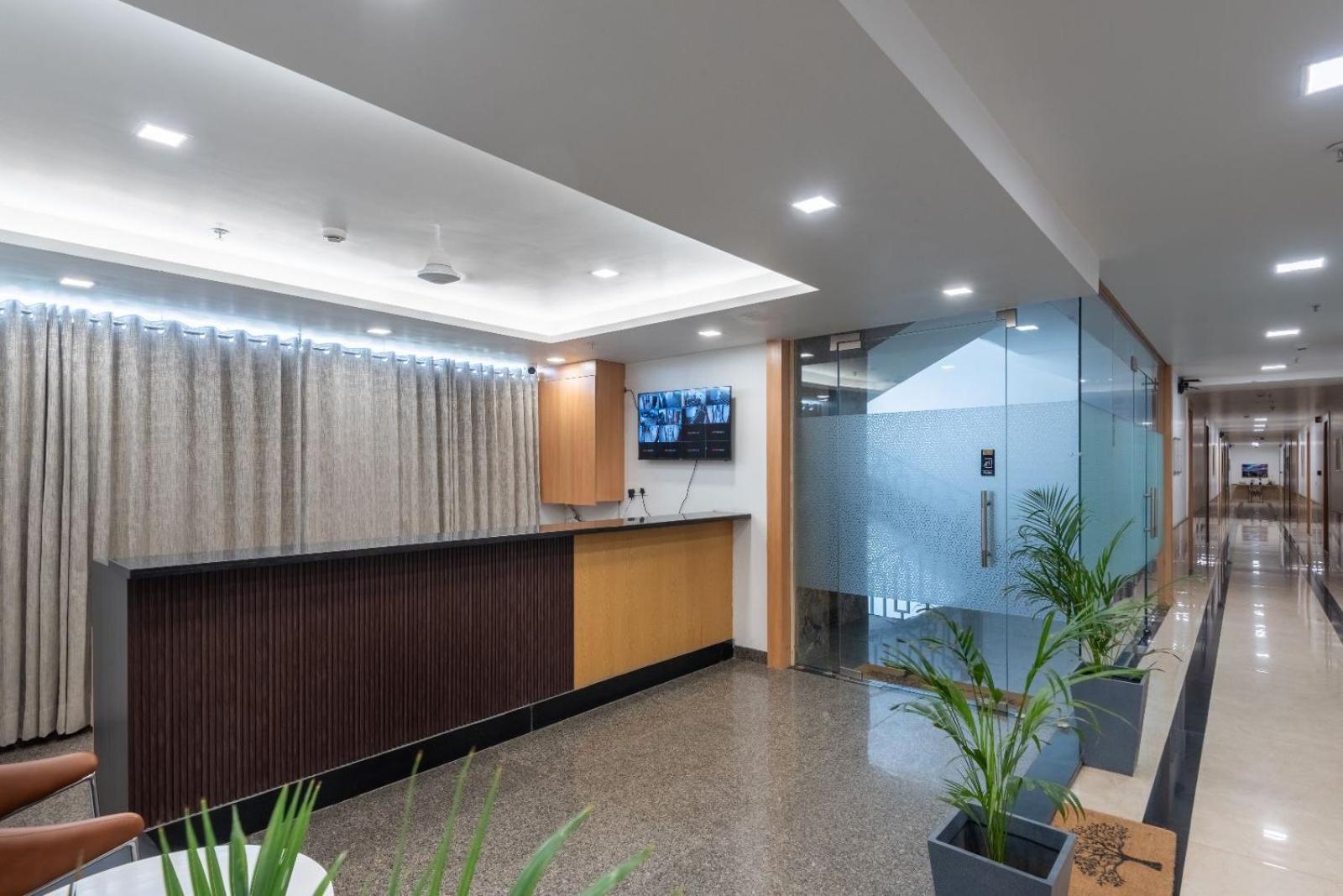 Hotel The Sandalwood By Mavenco Hospitality I Near Delhi Airport 4*
